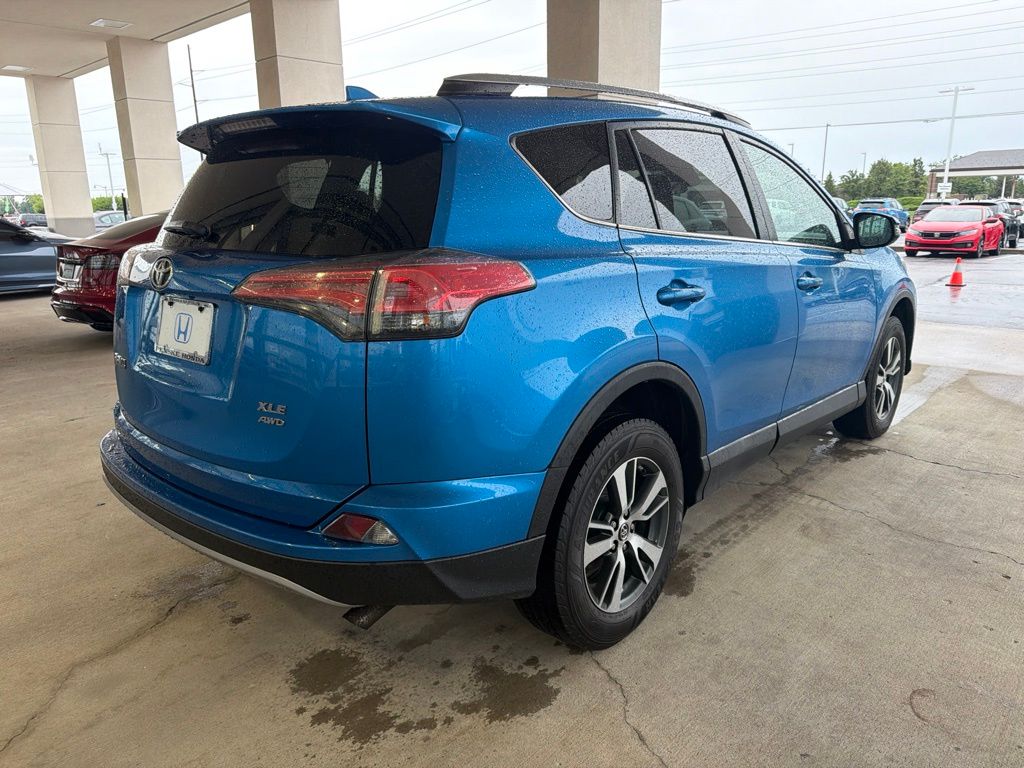 Thumbnail: 2018 Toyota RAV4 - 5