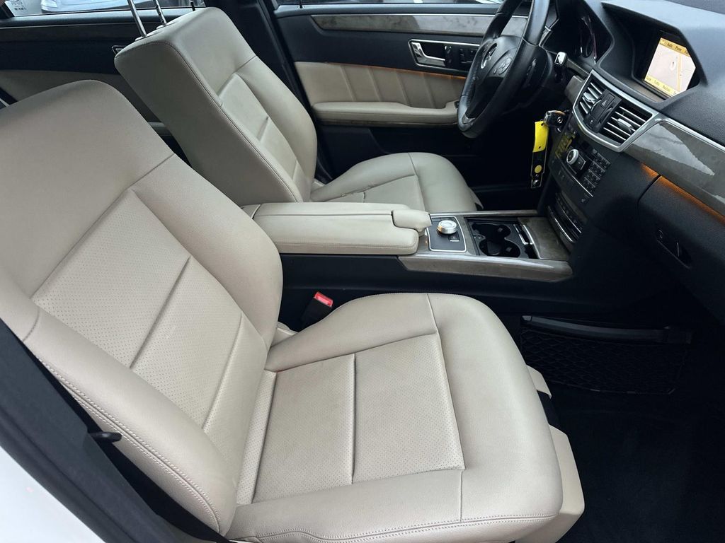 Thumbnail: 2010 Mercedes-Benz E-Class - 17