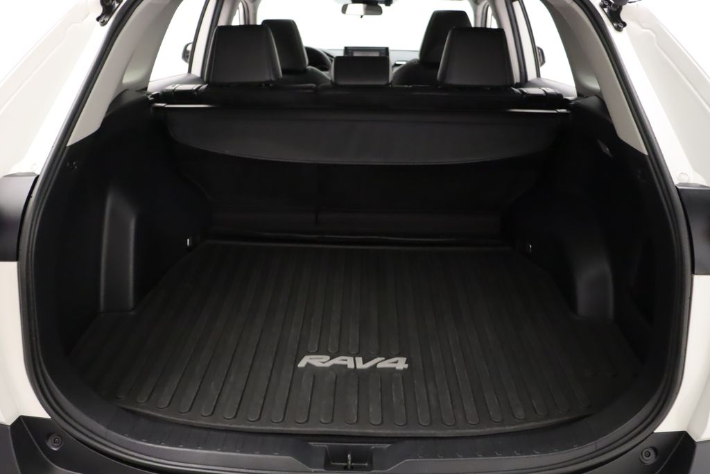 Thumbnail: 2021 Toyota RAV4 - 22