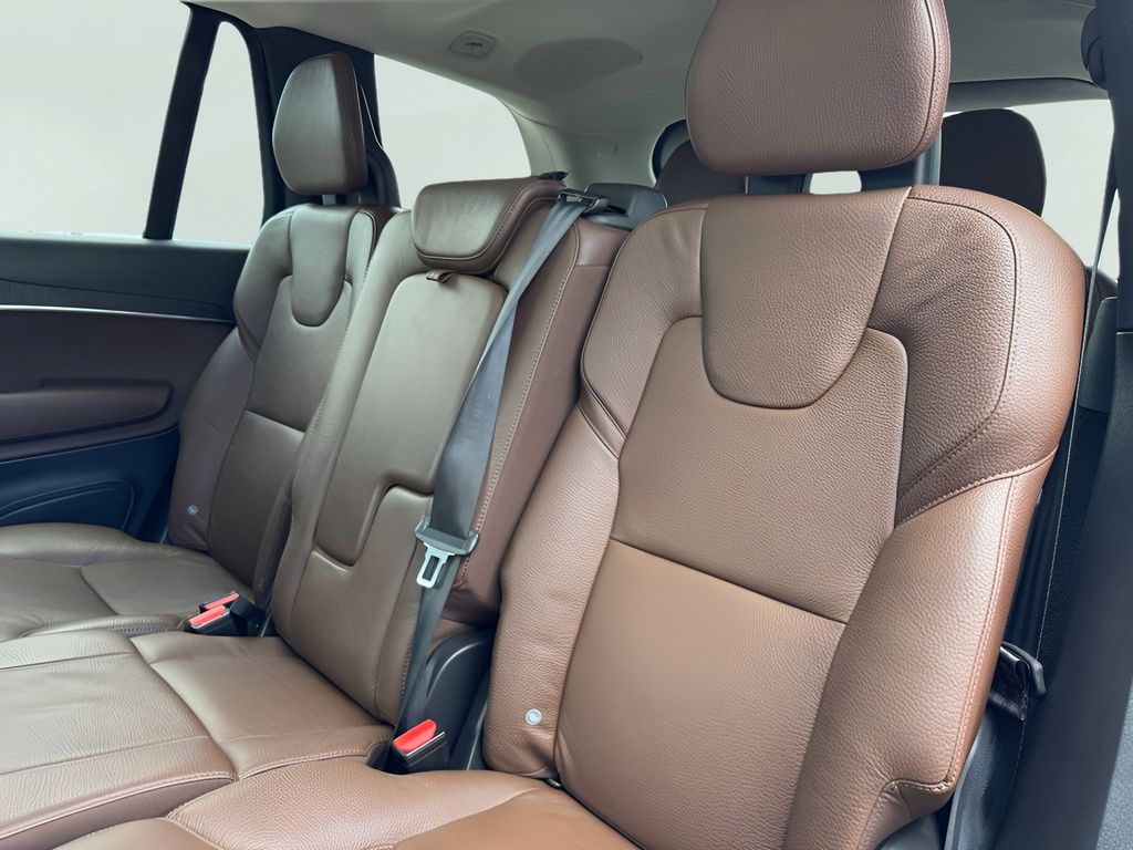 Used Car 2020 Volvo Xc90  T6 Momentum For Sale Under $30,000 In Austin, Texas