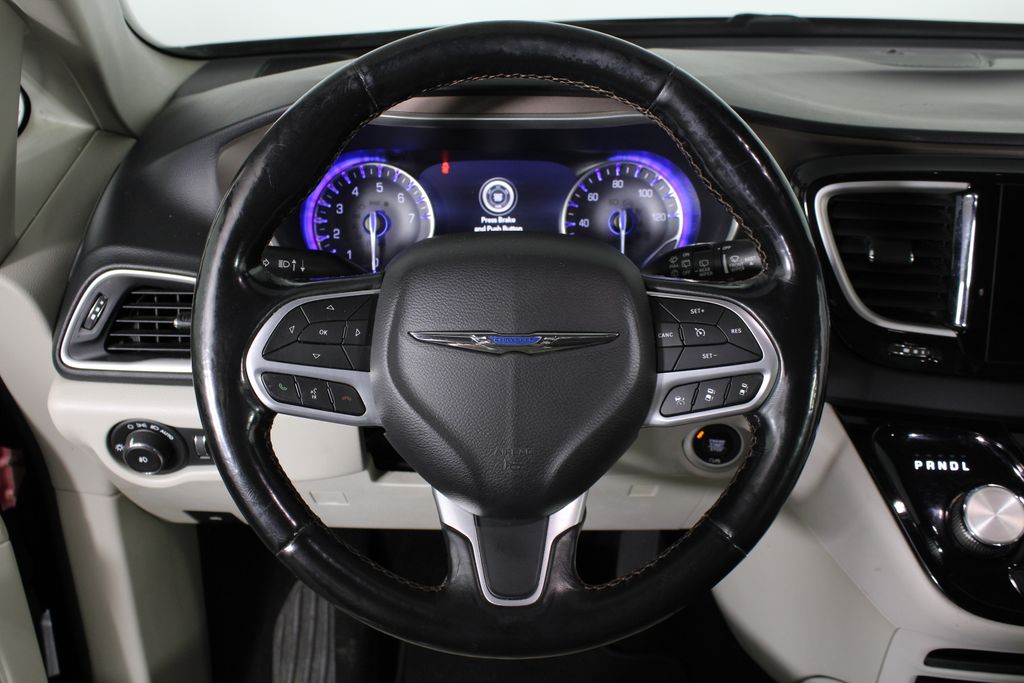 Used 2019 Chrysler Pacifica for sale in 