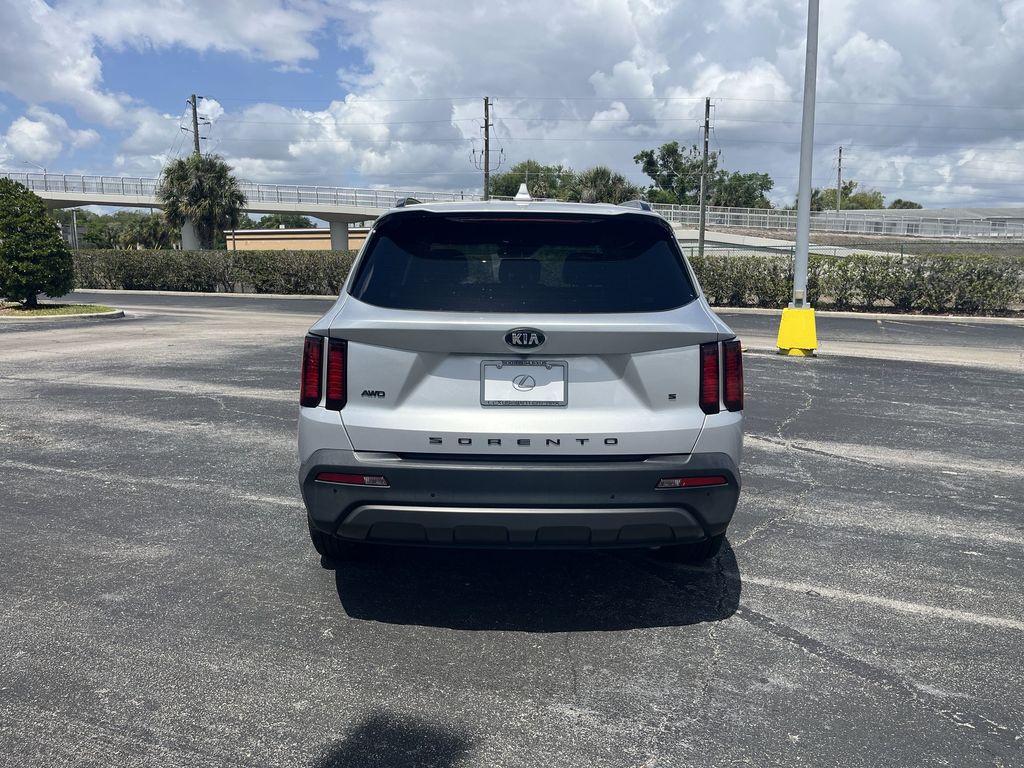 Thumbnail: 2021 Kia Sorento - 17