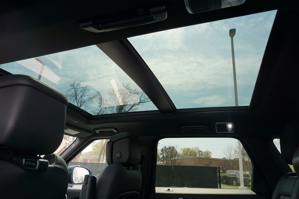 Thumbnail: 2020 Land Rover Range Rover Sport - 32