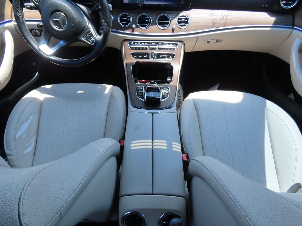 Thumbnail: 2018 Mercedes-Benz E-Class - 9