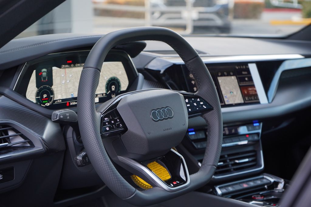 2025 Audi e-tron GT Premium Plus 12
