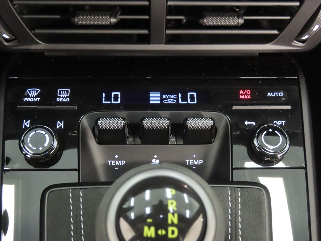 Thumbnail: 2026 Porsche 911 - 26