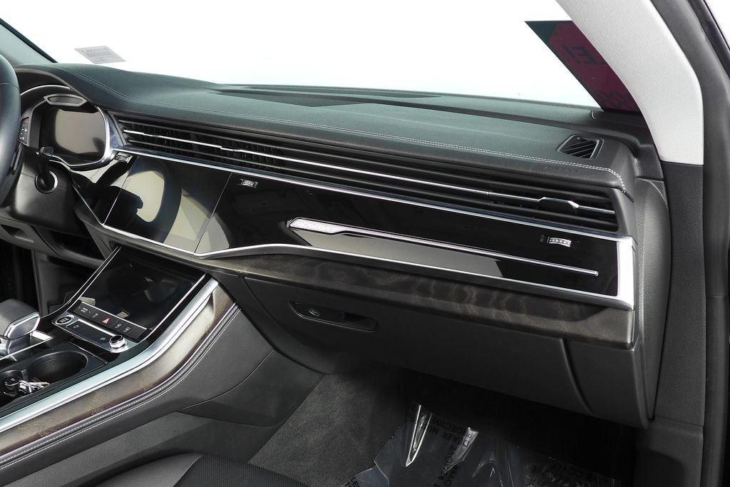 Thumbnail: 2023 Audi Q8 - 14