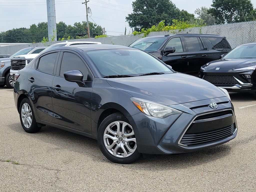 Gray (Graphite) 2018 Toyota Yaris iA Sedan Front-Wheel Drive 6-Speed Automatic