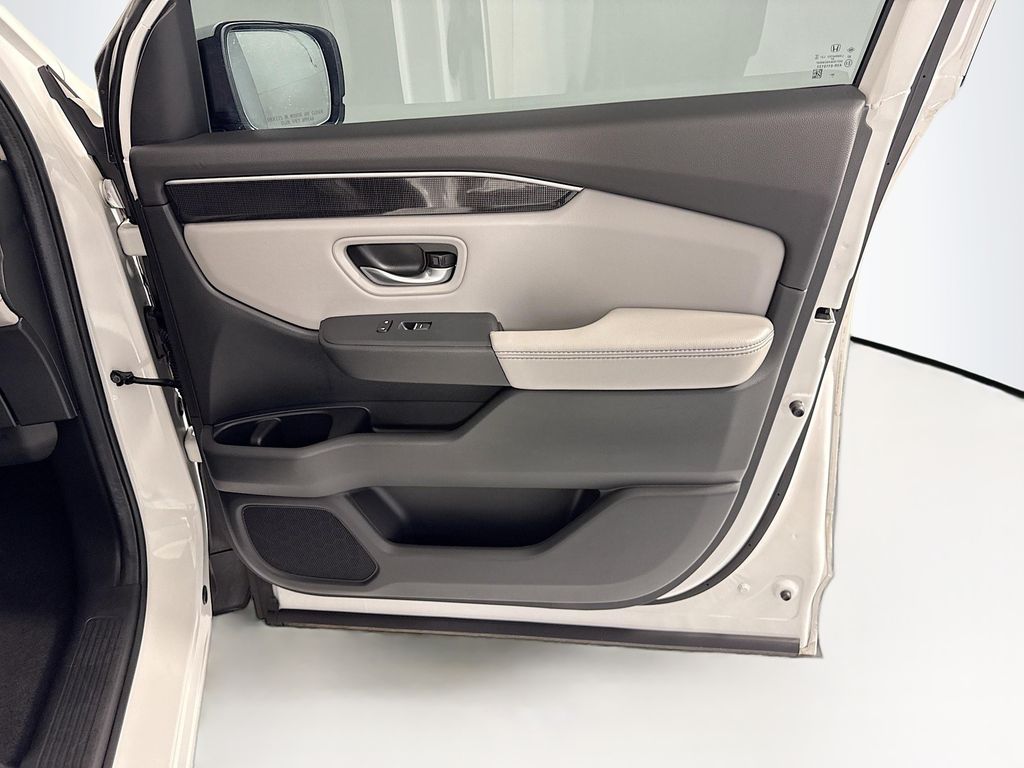 Thumbnail: 2025 Honda Pilot - 26