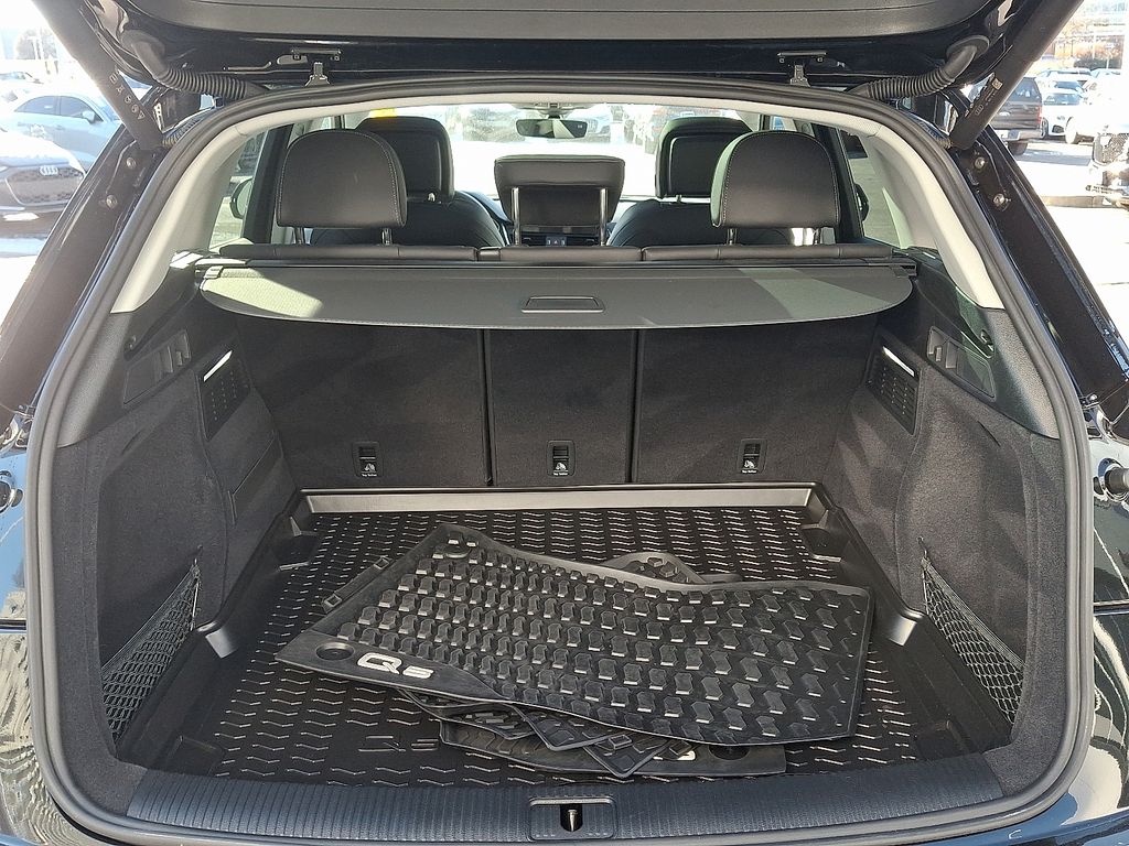 Thumbnail: 2025 Audi Q5 - 26