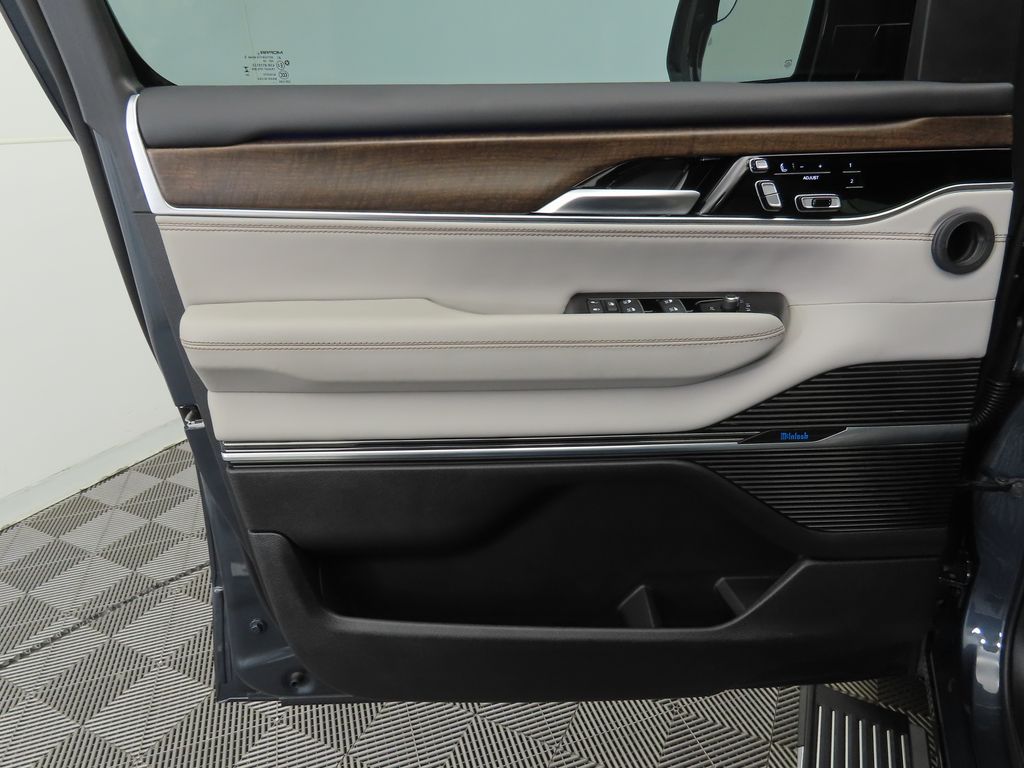 Thumbnail: 2025 Jeep Grand Wagoneer - 24