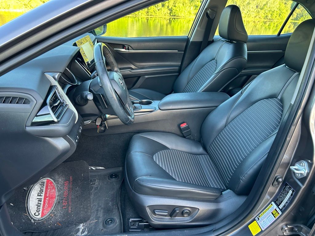Thumbnail: 2021 Toyota Camry - 14