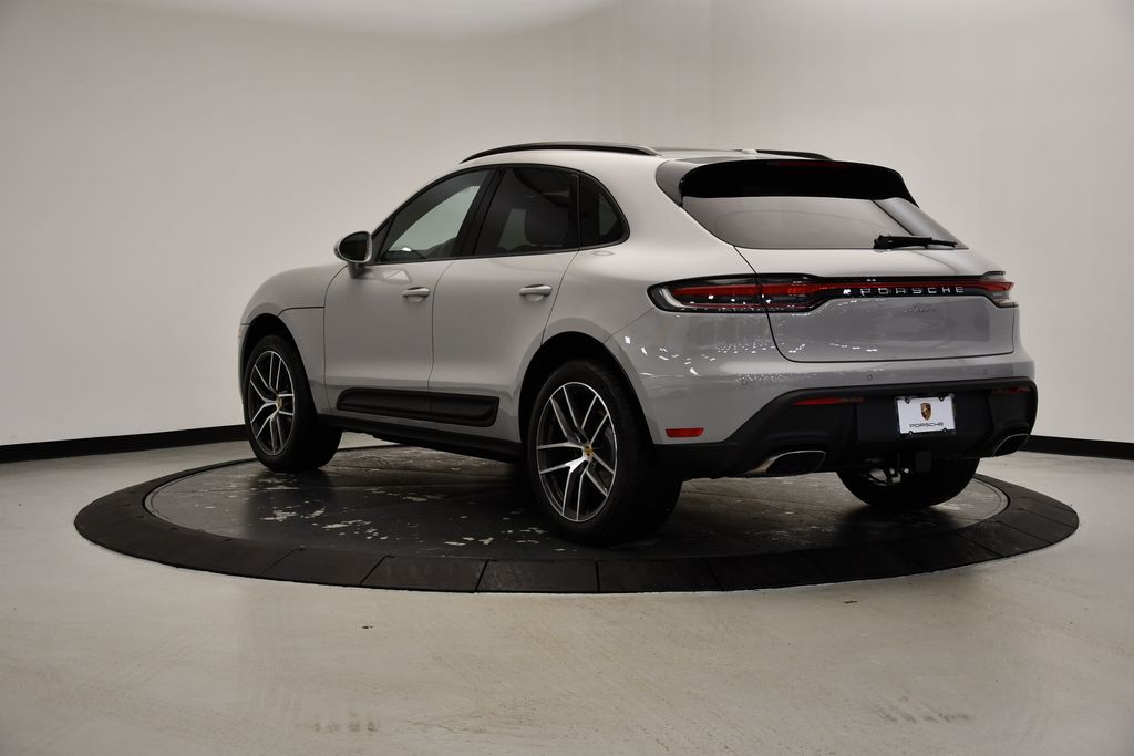 Thumbnail: 2025 Porsche Macan - 3
