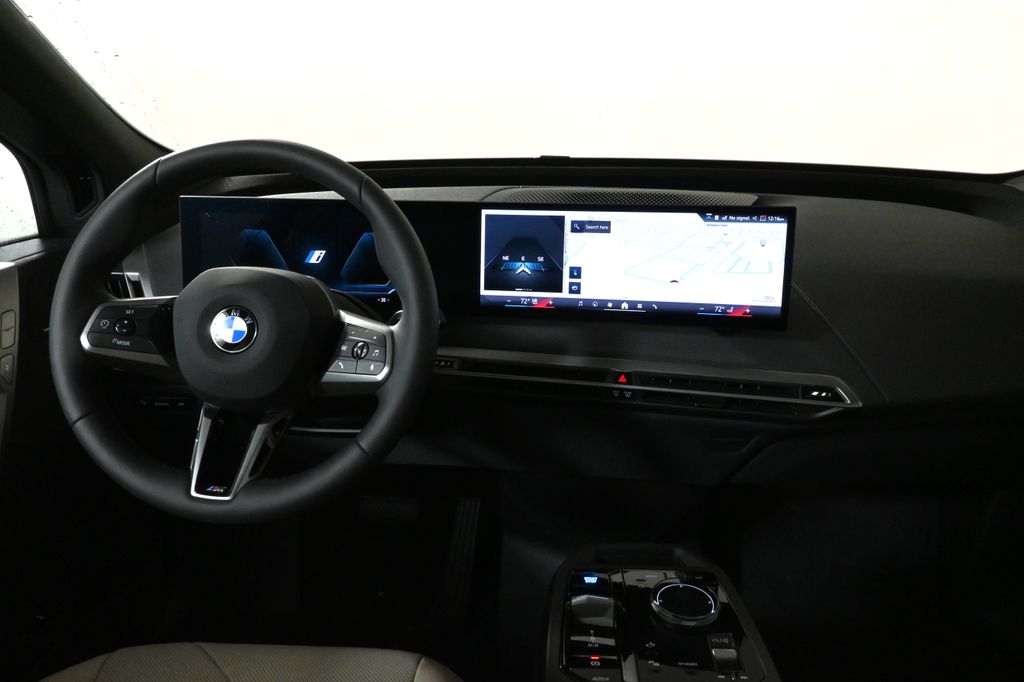 2025 BMW iX xDrive50 17