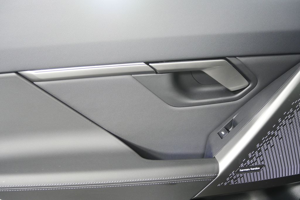 Thumbnail: 2025 BMW 5 Series - 14