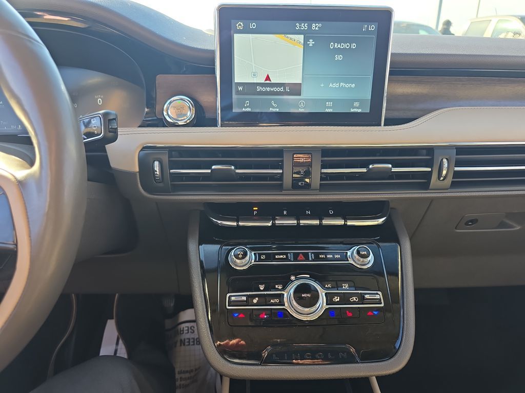 Used 2022 Silver Lincoln Reserve image 28