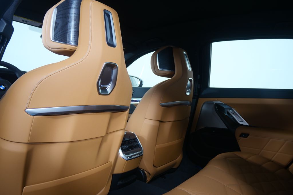 Thumbnail: 2026 BMW 7 Series - 17