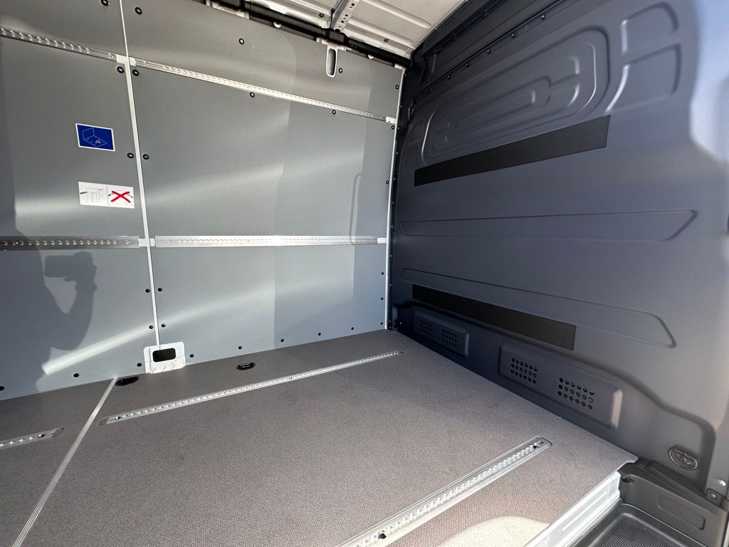 2024 Mercedes-Benz Sprinter 3500 Cargo 170 WB 25