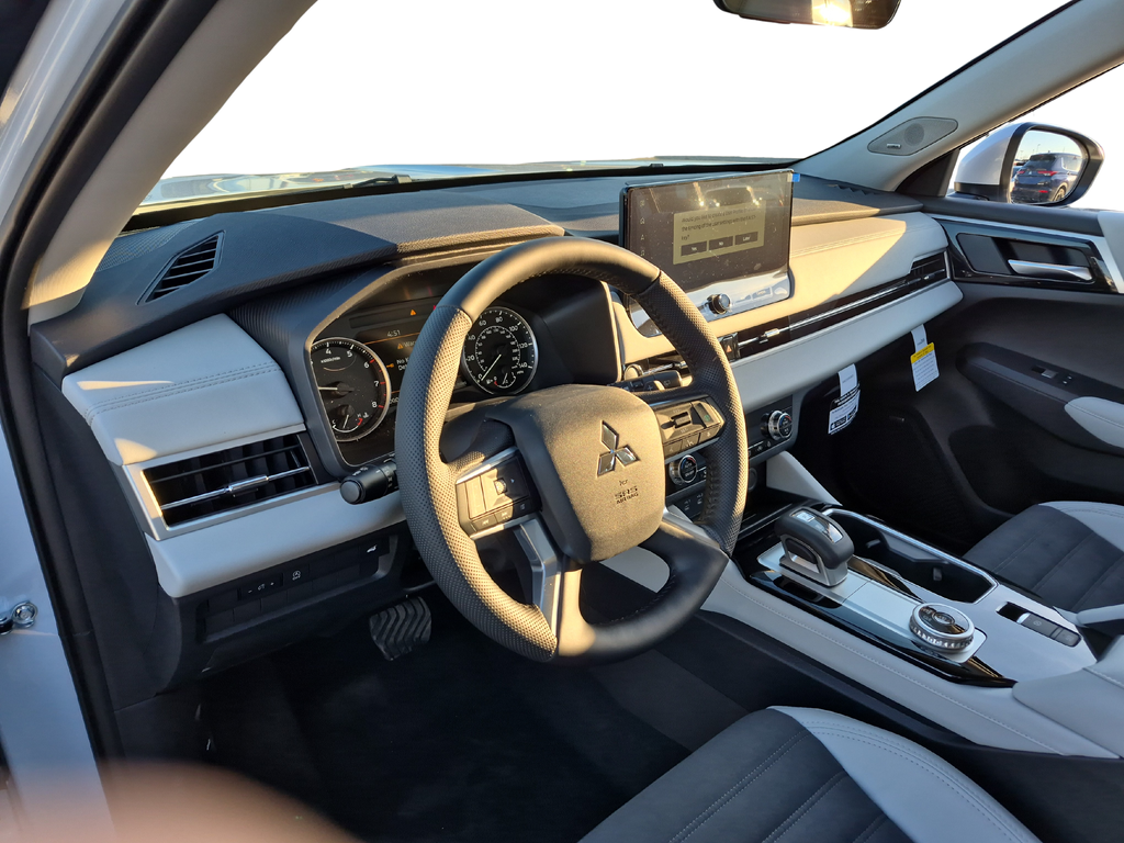 2026 Mitsubishi Outlander SE - 8