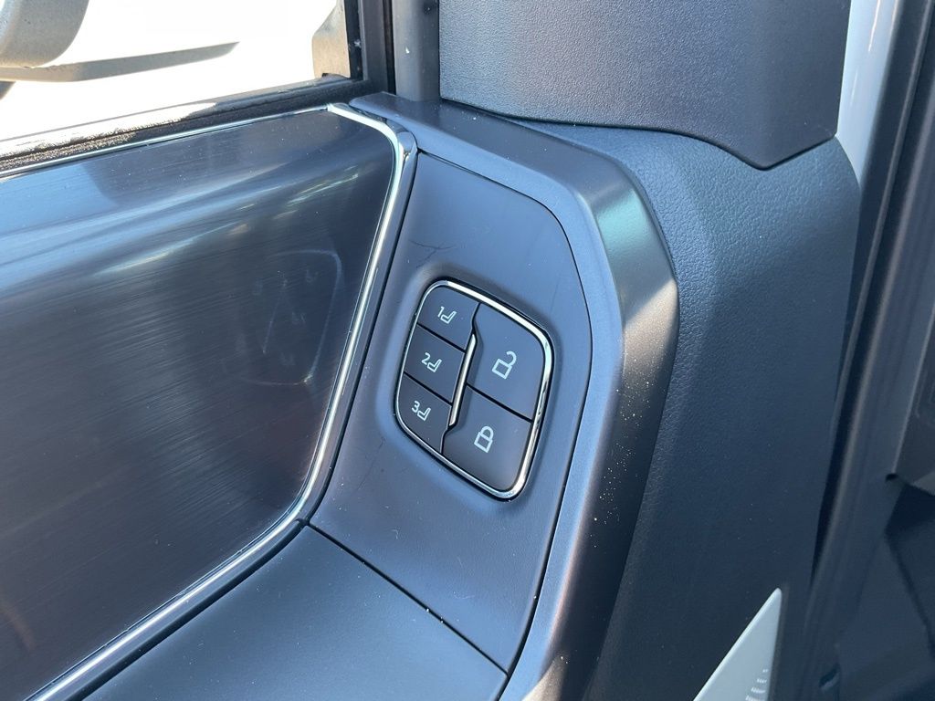 New 2026 White Ford Lariat image 19