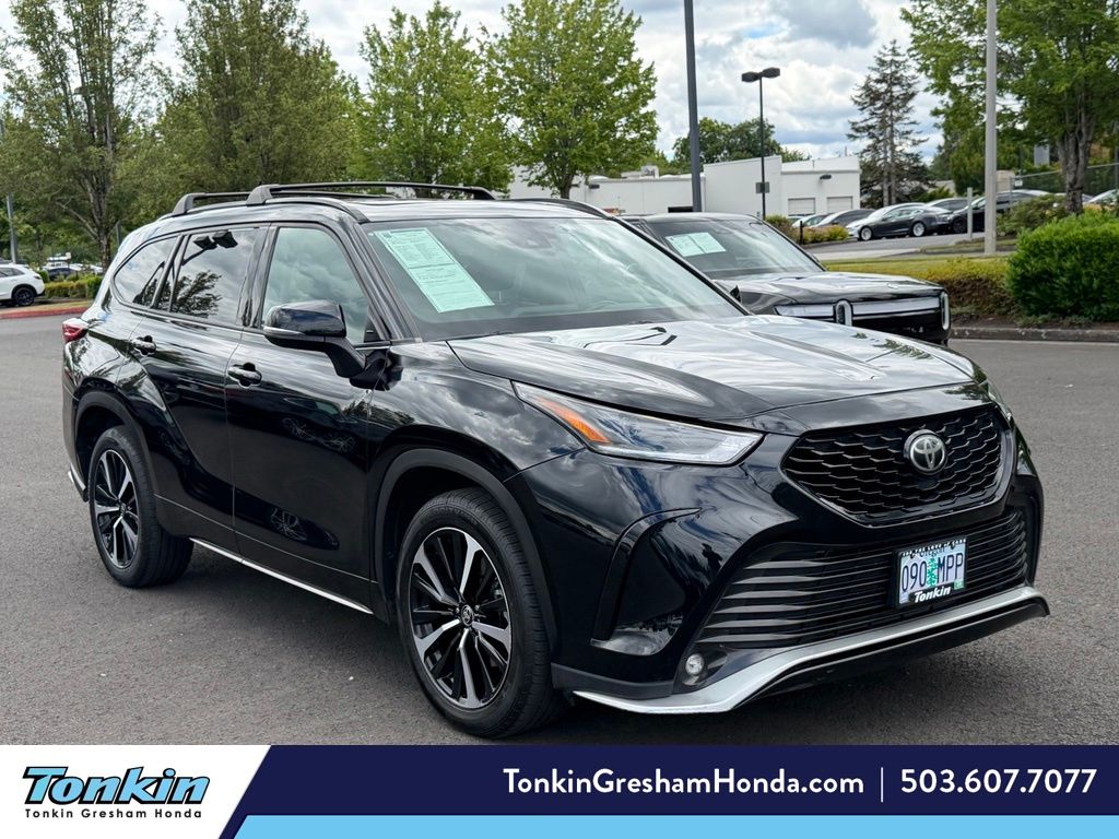 Midnight Black Metallic 2021 Toyota Highlander SUV / Crossover All-Wheel Drive 8-Speed Automatic