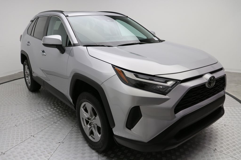 2023 Toyota RAV4 XLE 6