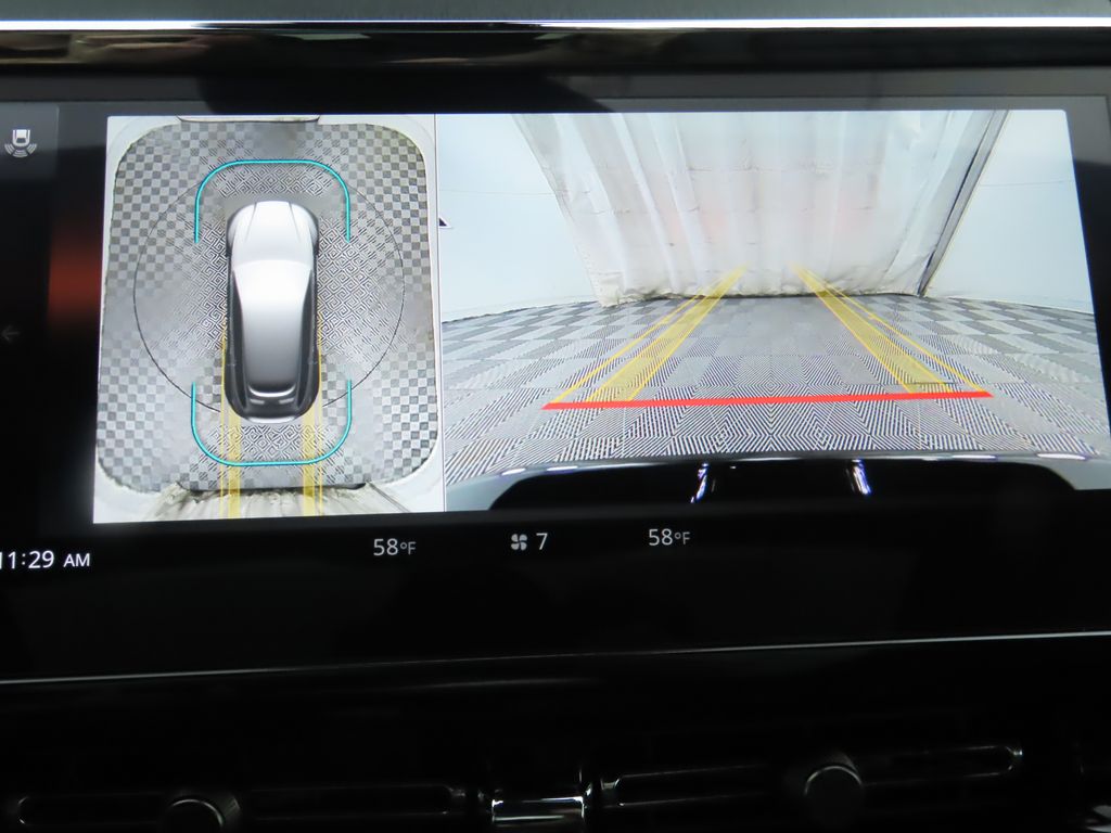 Thumbnail: 2026 Aston Martin DBX - 16