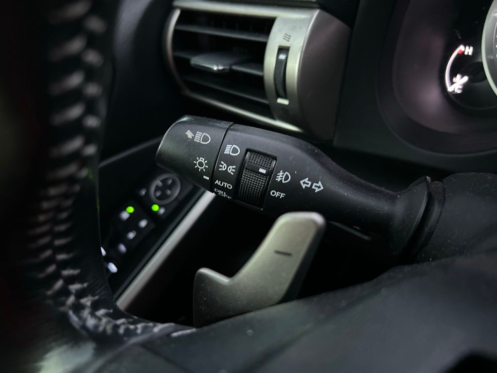 Thumbnail: 2014 Lexus IS - 21