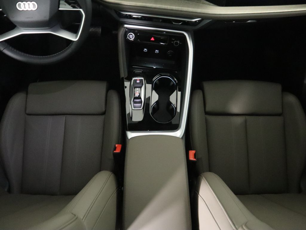 Thumbnail: 2025 Audi Q5 - 18