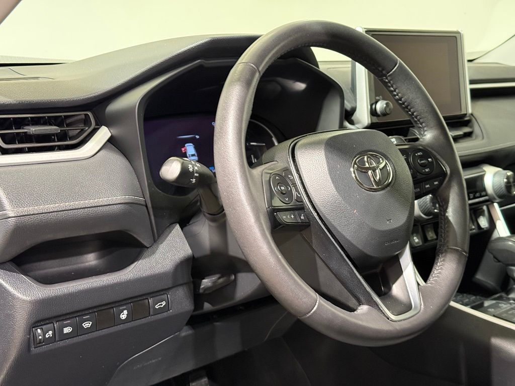 Thumbnail: 2024 Toyota RAV4 - 17