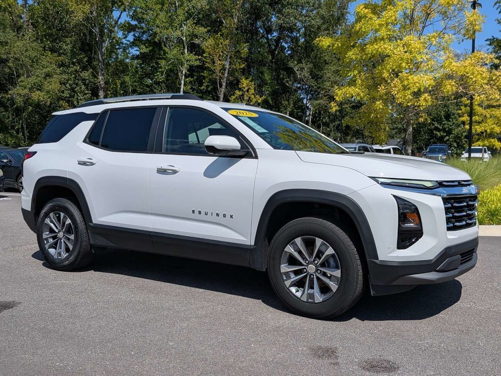 Summit White 2025 Chevrolet Equinox SUV / Crossover Front-Wheel Drive Continuously Variable Transmission