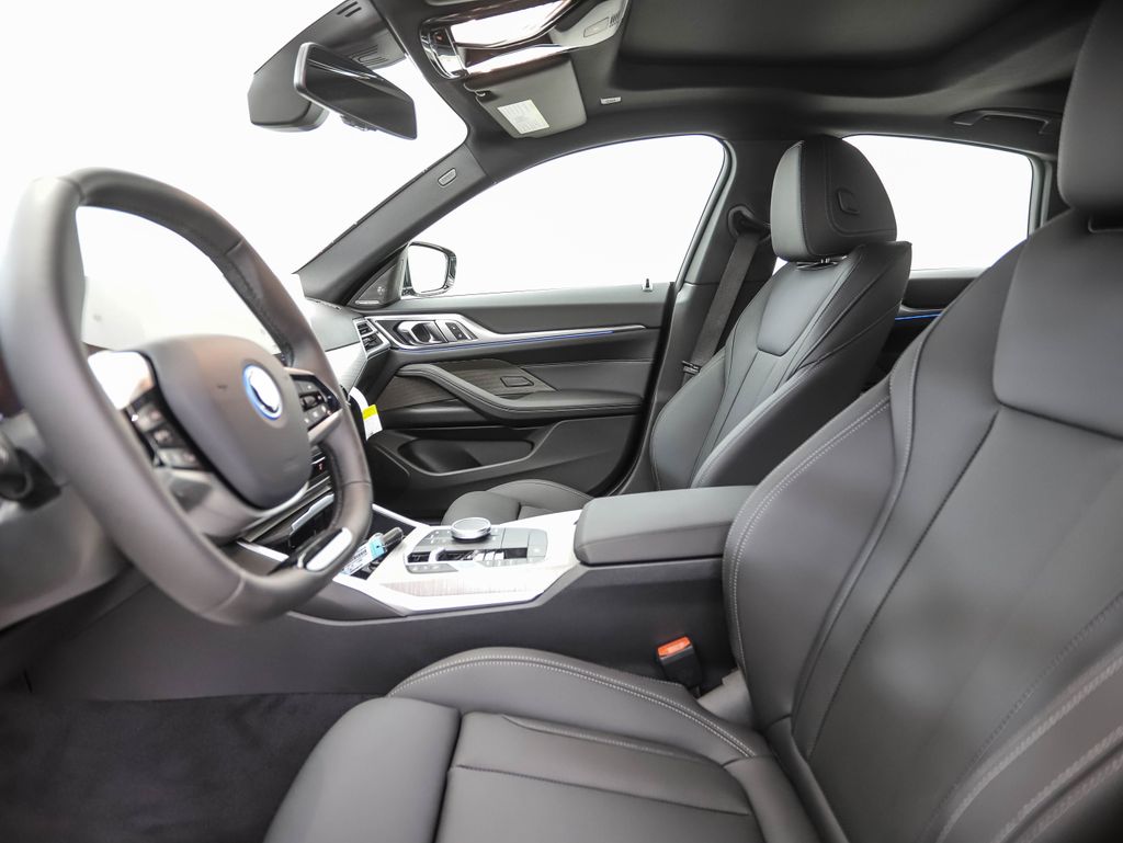 Thumbnail: 2025 BMW i4 - 11