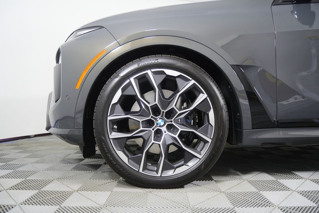 Thumbnail: 2026 BMW X7 - 7