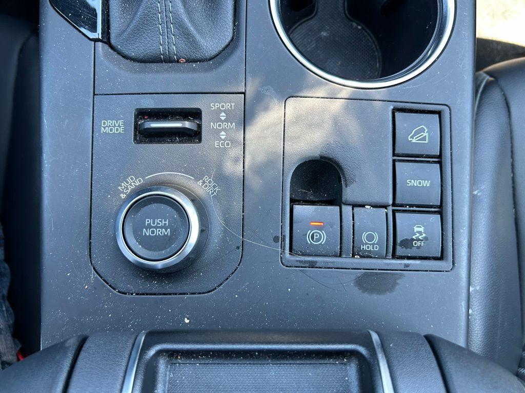 Thumbnail: 2025 Toyota Highlander - 28