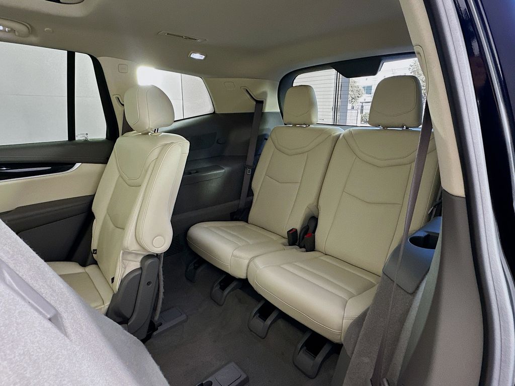 Thumbnail: 2021 Cadillac XT6 - 29