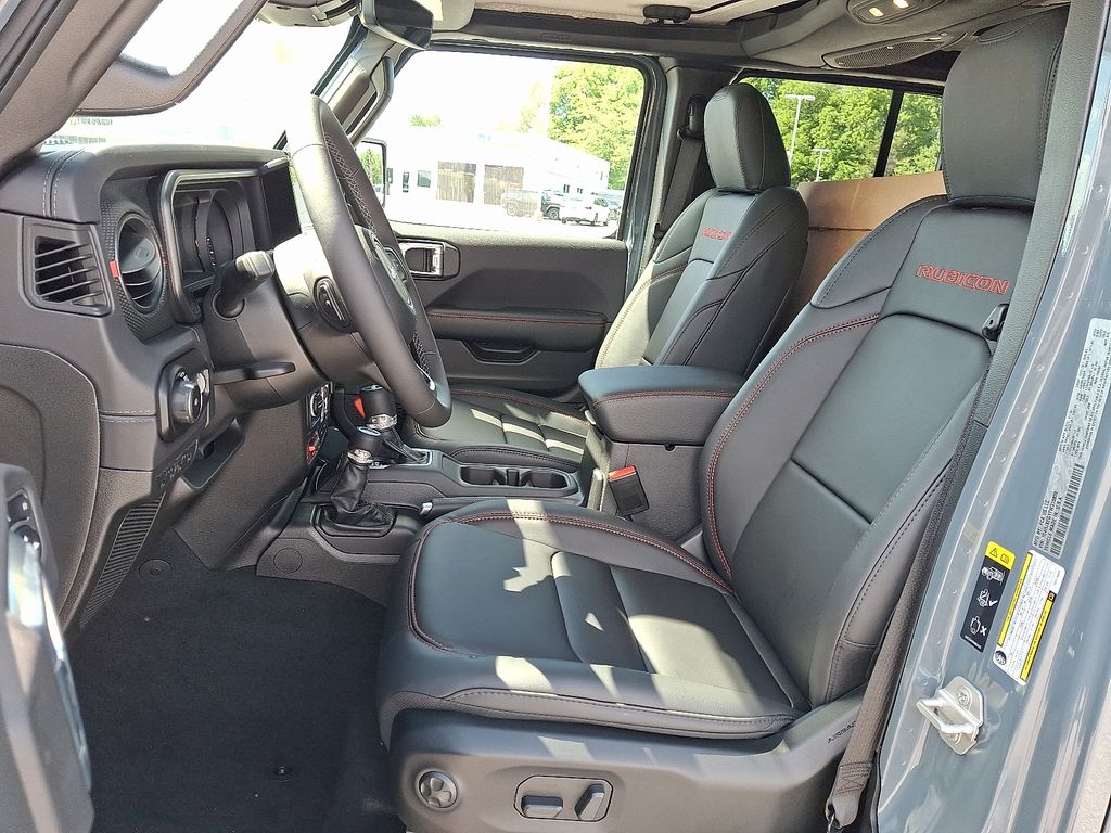 2026 Jeep Wrangler — photo 8