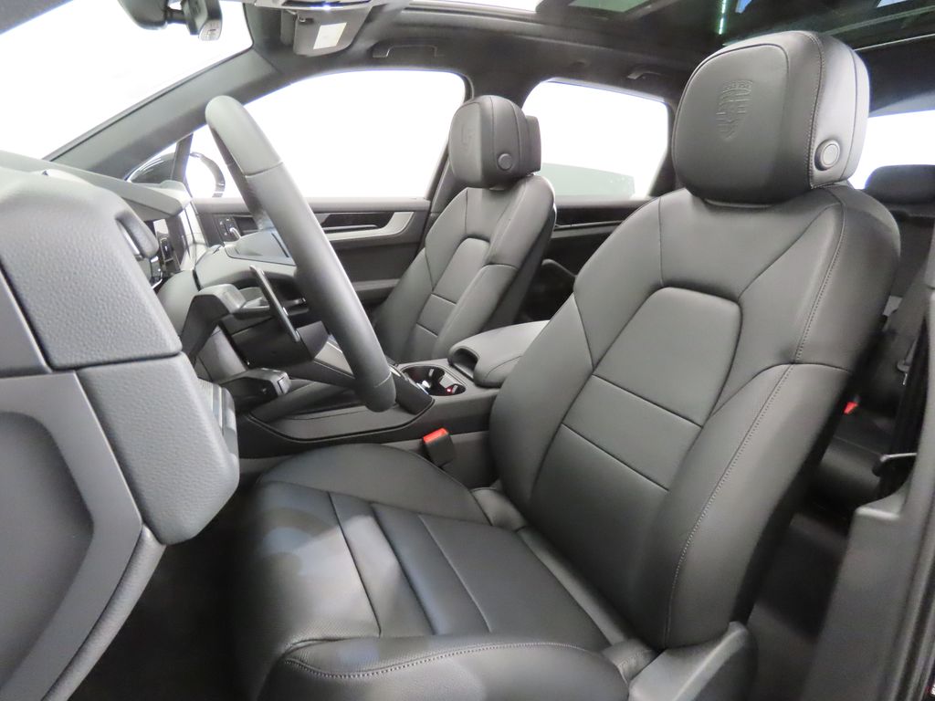 Thumbnail: 2026 Porsche Cayenne - 5