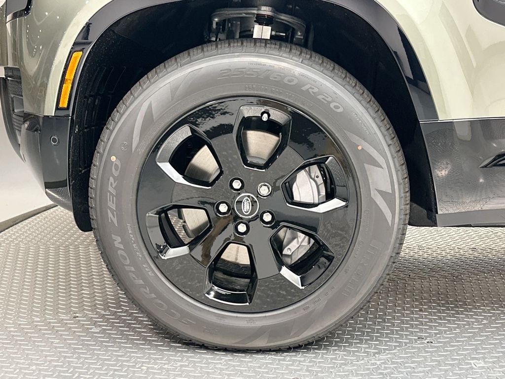 2025 Land Rover Defender 110 5