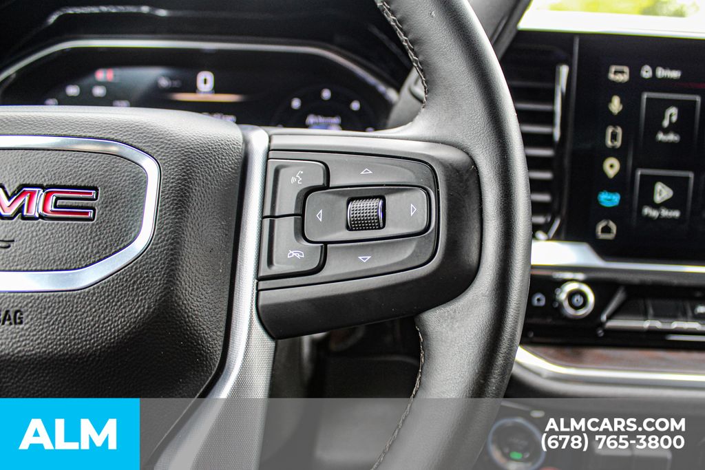 Used 2025 White GMC SLT image 27
