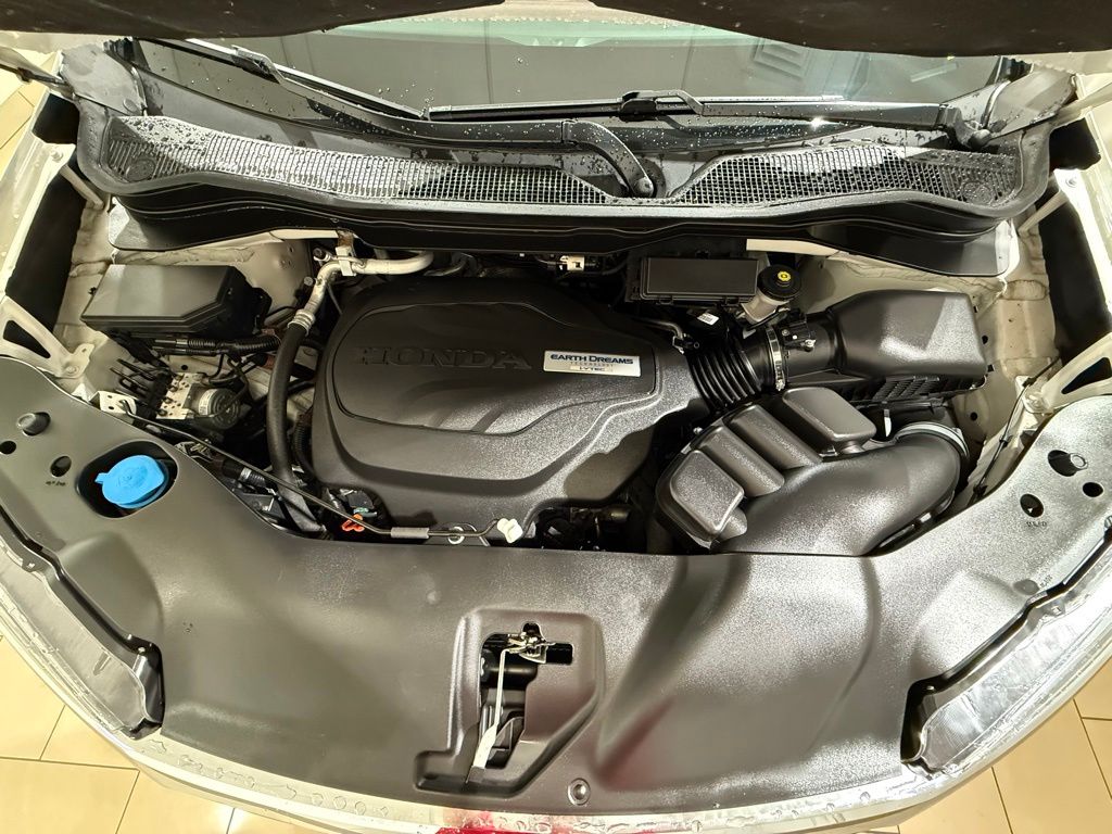 Thumbnail: 2017 Honda Pilot - 10