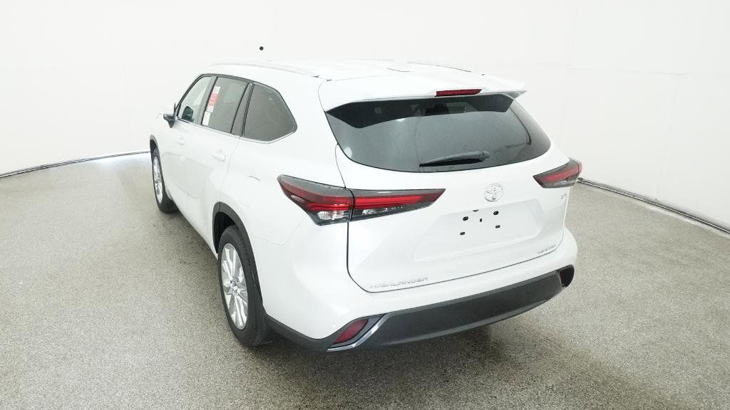 Thumbnail: 2025 Toyota Highlander - 15