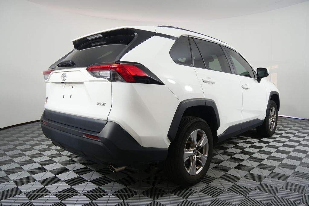 Thumbnail: 2022 Toyota RAV4 - 3