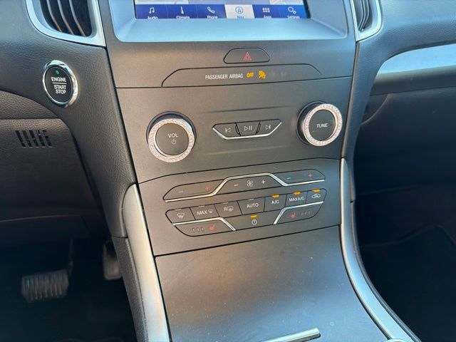 2020 Blue Ford Edge SEL AWD SUV