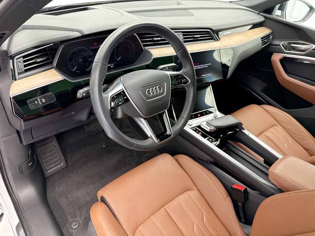 Thumbnail: 2024 Audi Q8 e-tron - 9