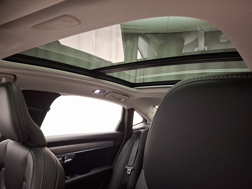 2021 Volvo S90 T6 Inscription 15