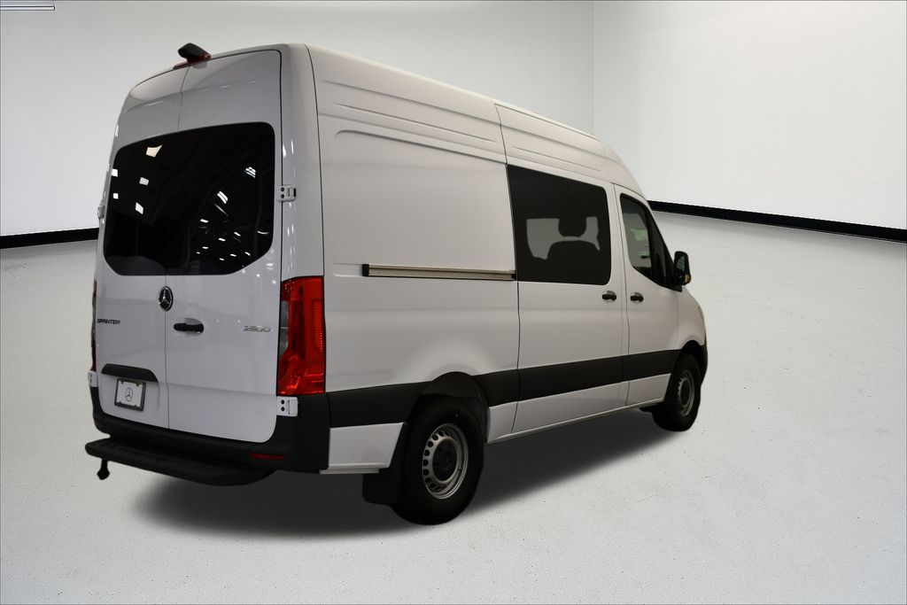 Thumbnail: 2025 Mercedes-Benz Sprinter - 8