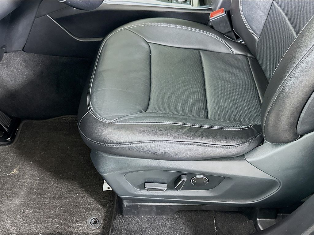 Thumbnail: 2020 Ford Explorer - 20