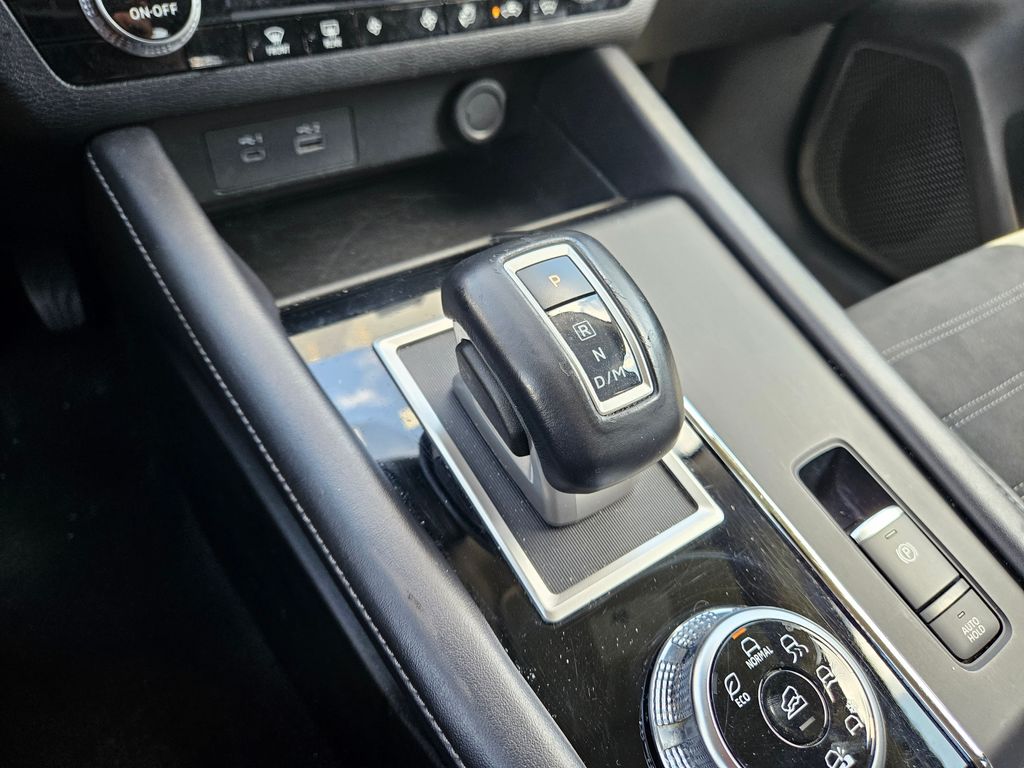 Thumbnail: 2023 Mitsubishi Outlander - 27