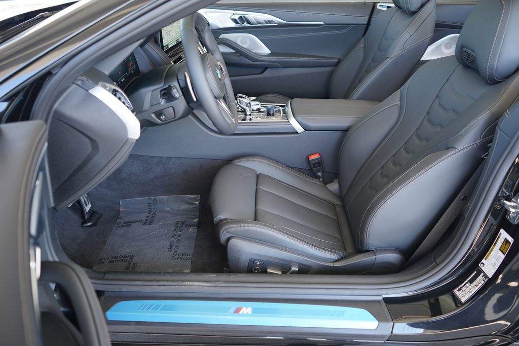 Thumbnail: 2026 BMW 8 Series - 13