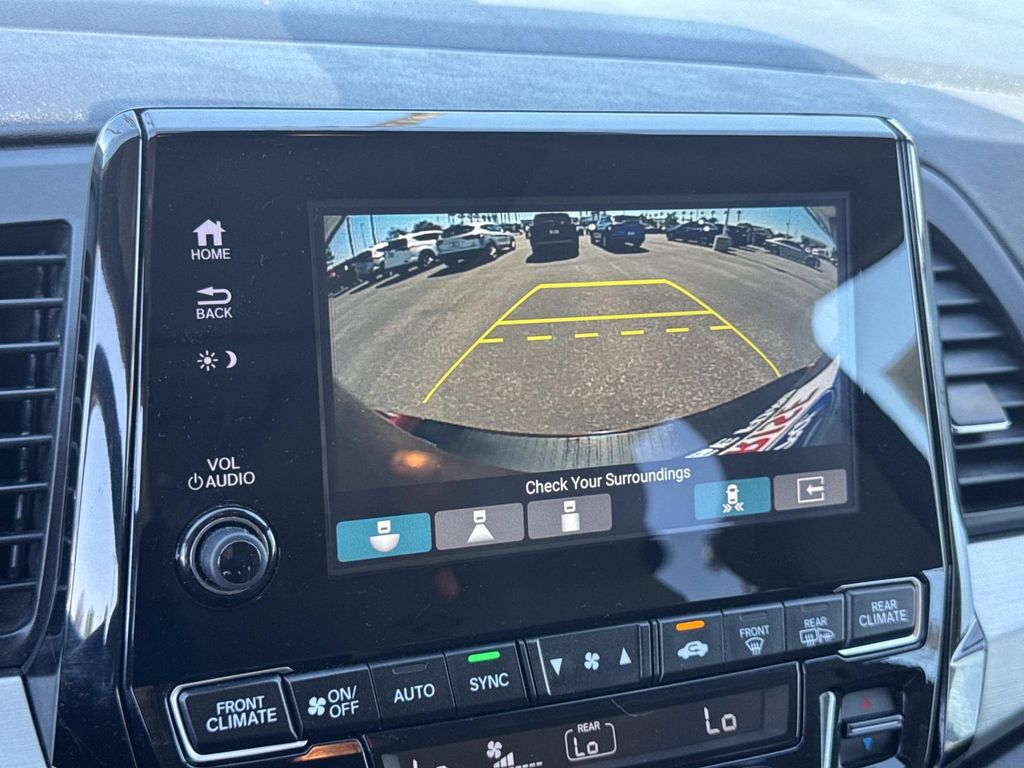 Used 2018 Honda Odyssey Touring 4D Passenger Van